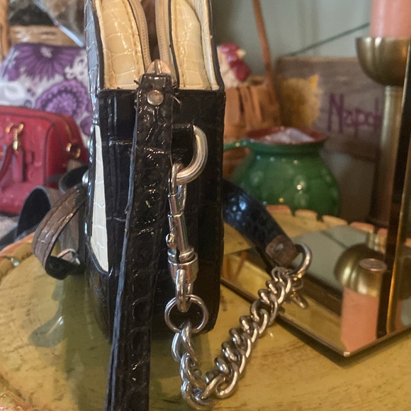 90's Guess Faux Reptile Patent Leather Womens Handbag Purse Chain Strap - Picture 4 of 8